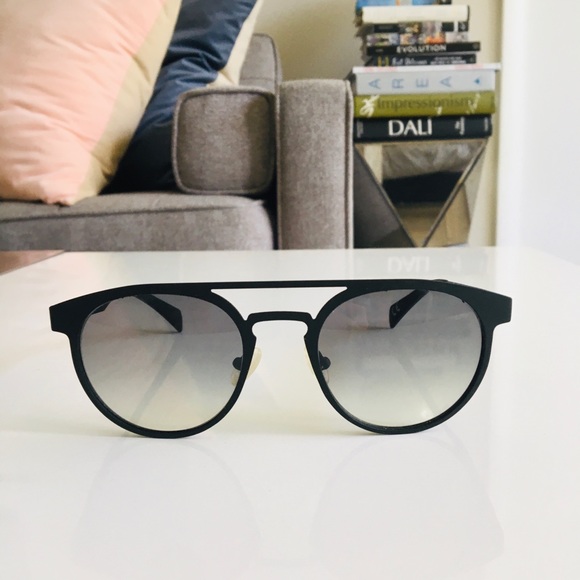 italia independent Accessories - NWOT Italia Independent Black Aviator Sunglasses